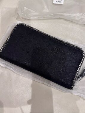 Sale‼️Black Chain-Trim Women’s Wallet